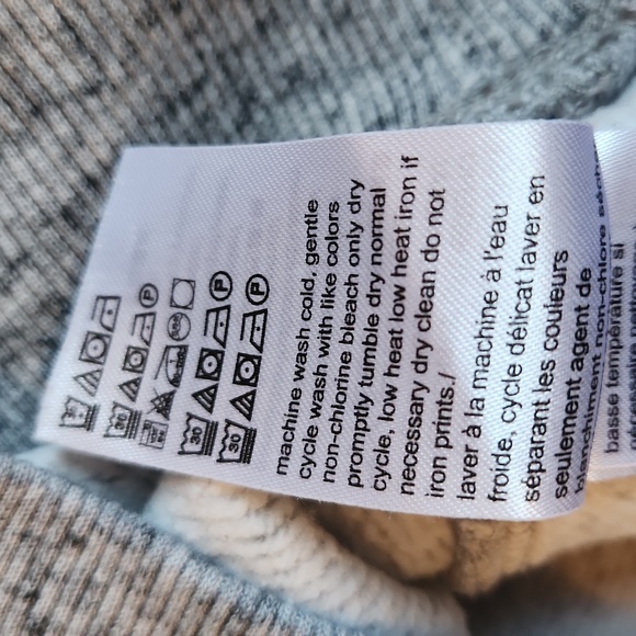 Calvin Klein Crewneck Sweatshirt Size Small EUC - Picture 5 of 8